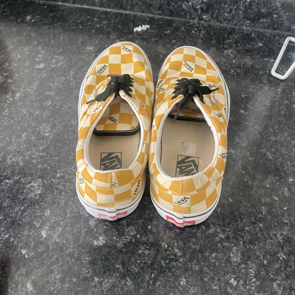 Vans Yellow Checkered Logo lace ups size 7 men/8.5 women - Picture 3 of 5